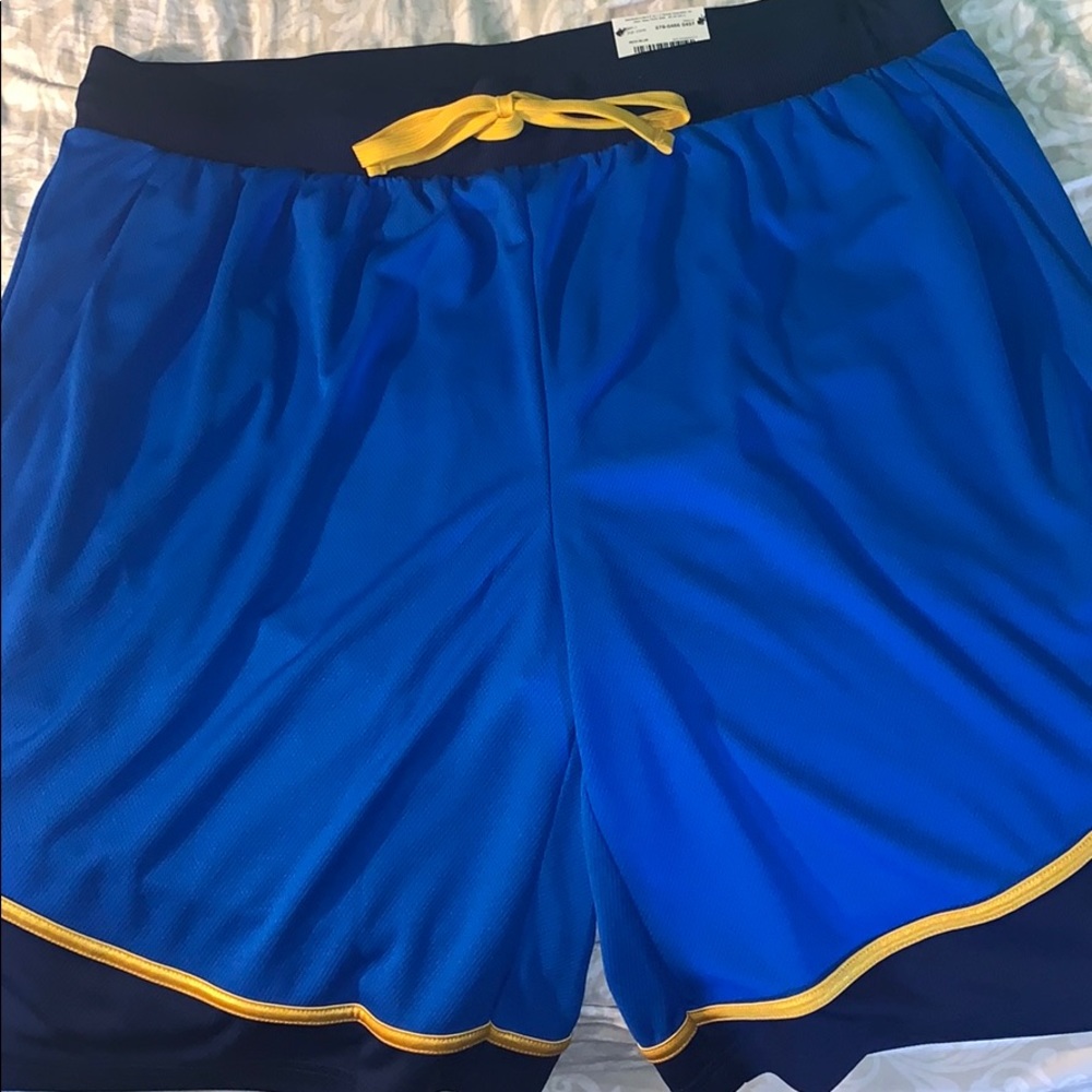 Brand new men’s size xlarge basketball shorts